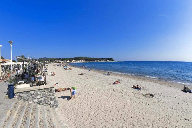 "L'Hippocampe", Climatise, 60 M2 , 2 Chambres, Tres Calme, Plage Des Sablettes Et Commerces A 3 Minutes A Pied, Wifi, Parking Gratuit, Lit King Size La Seyne-sur-Mer Luaran gambar